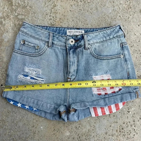 Bullhead shorts, Women, Size 7, High RisePocket Distress Rolled Hem denim Shorts - Picture 6 of 13